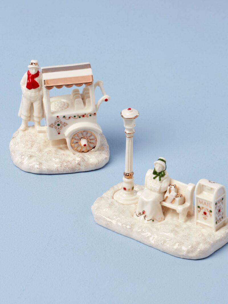 Mistletoe Park Parkbench & Chestnut Seller Set